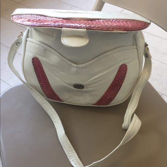 Beautiful White shoulder bag - Picture 1 of 2